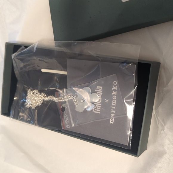 Marimekko x kalevala unikko silver necklace small new in box - Picture 6 of 8